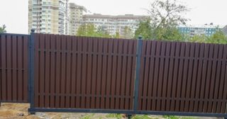 Купить распашные ворота из штакетника Биробиджан, цена от 2737 руб.