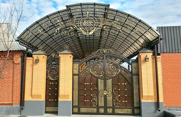 Купить или заказать ворота для дома с навесом - стильные и надежные решения для вашего участка в Биробиджане от 41972 руб | ВоротМастер-Брб